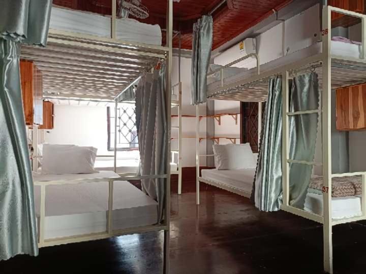 City Backpackers & Travel Luang Prabang Bagian luar foto