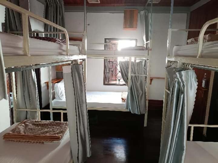 City Backpackers & Travel Luang Prabang Bagian luar foto